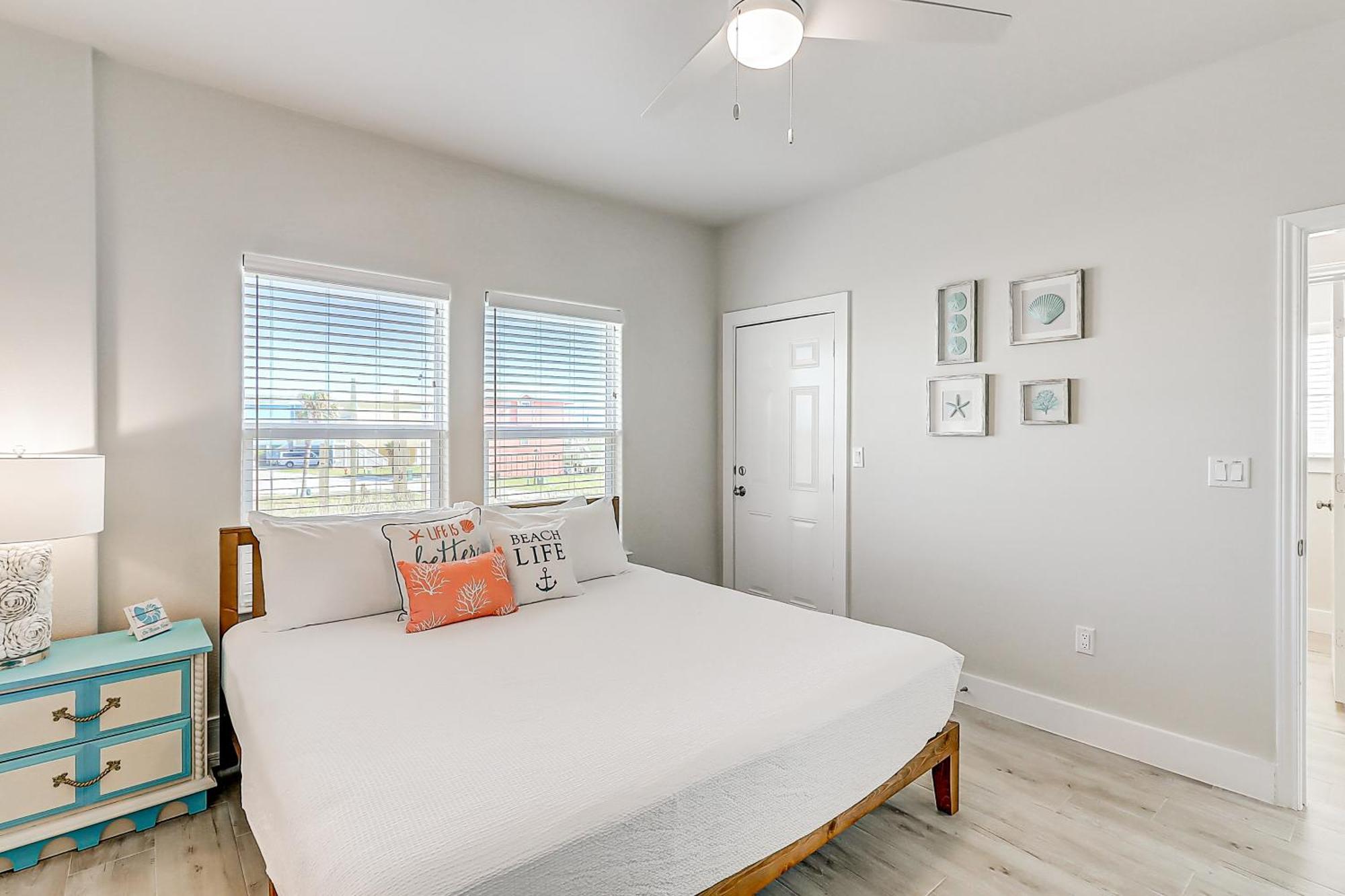 Bella Vista & Four Winds House Villa Mustang Beach Room photo